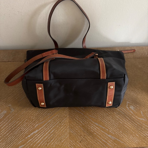 Dooney & Bourke Wayfarer Black Nylon/ Leather Top Zip Tote Handbag - Picture 5 of 6